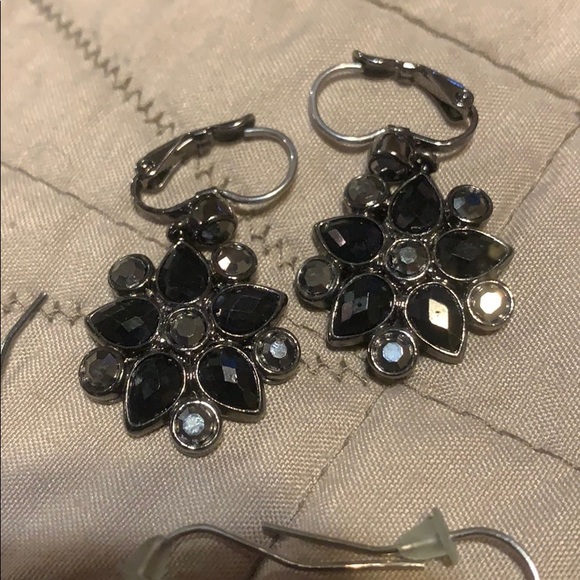 Classy earrings - Picture 4 of 5